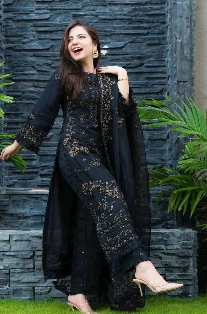 Black Embroidered Evening Wear – Bold & Elegant