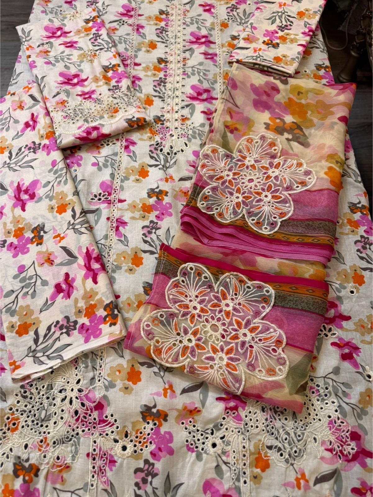 CR-1790 Lawn & Chiffon 3PC Suit – Heavy Chikankari Embroidered Front with Chiffon Dupatta