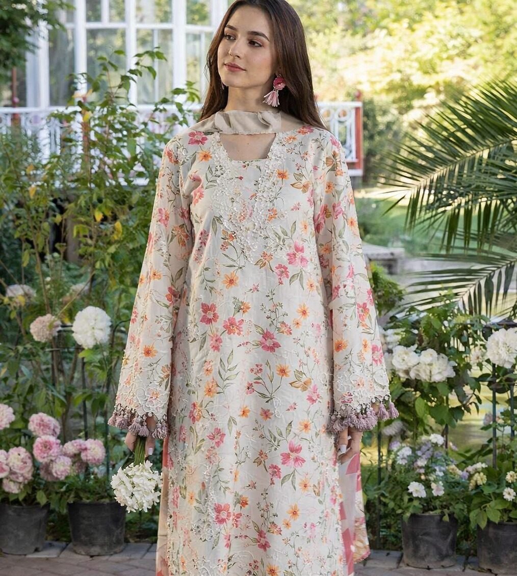 CR-1790 Lawn & Chiffon 3PC Suit – Heavy Chikankari Embroidered Front with Chiffon Dupatta