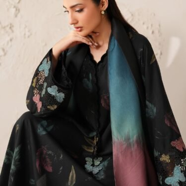 Lilac Elegance 3PC Lawn Suit – A Perfect Blend of Tradition & Modern Style