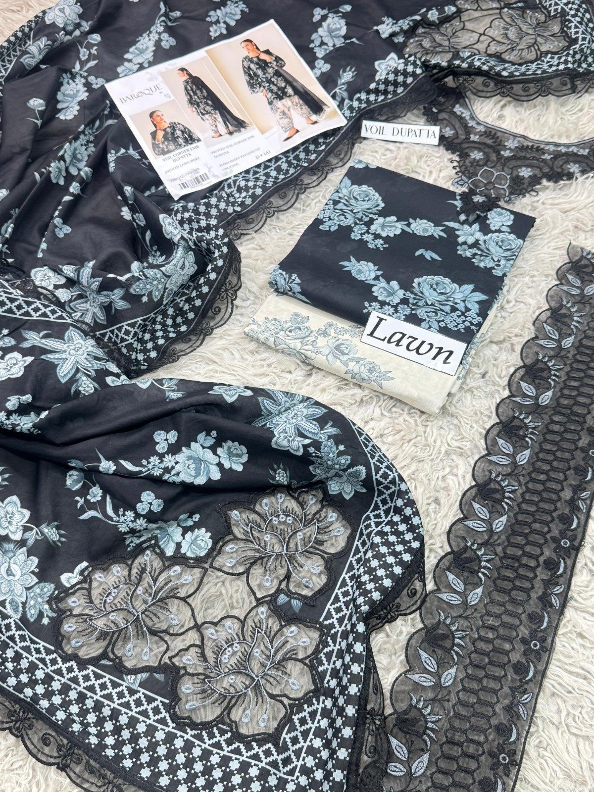 Elegant Digital Printed Lawn 3PC Suit with Embroidered Voil Dupatta & Organza Patches – Ready To Wear